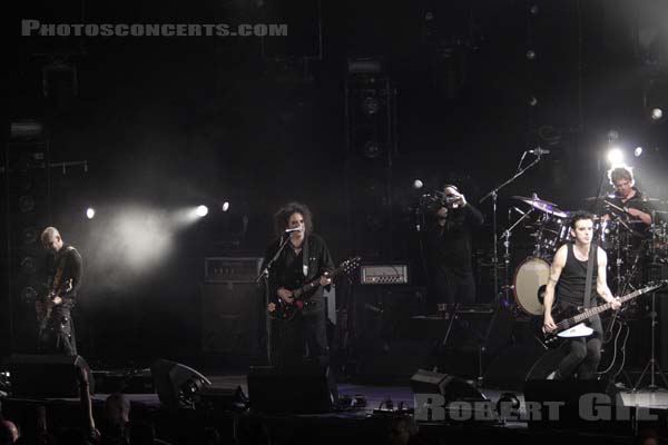 THE CURE - 2008-03-12 - PARIS - Bercy - Robert James Smith - Simon Jonathon Gallup - Jason Toop Cooper - Paul Stephen Thompson